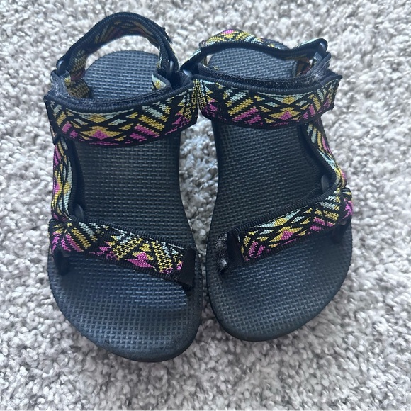 Kids Teva Universal Sandals - Picture 4 of 9